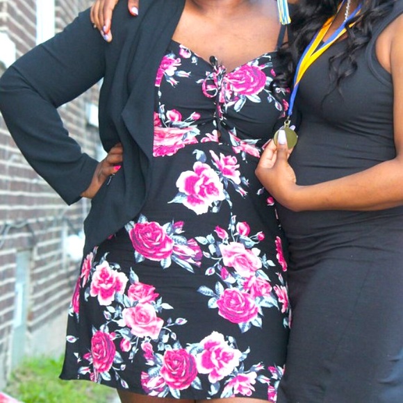 Beautiful Charlotte Russe Floral Pink & black dress - Picture 6 of 10